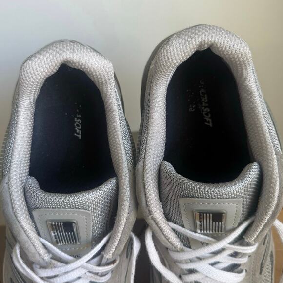 New Balance 990 V5 Grey/White Men Running Sneakers- SZ 11 D main image 4